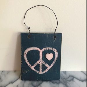 Brandy Melville Heart Peace sign